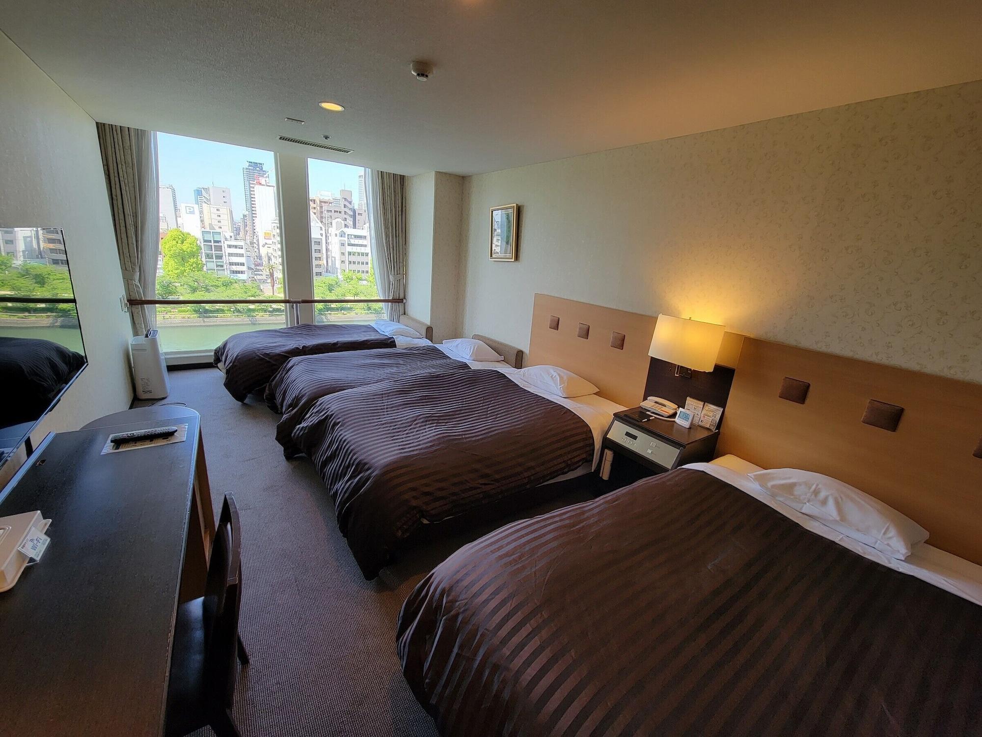 Hotel Osaka Castle Bagian luar foto