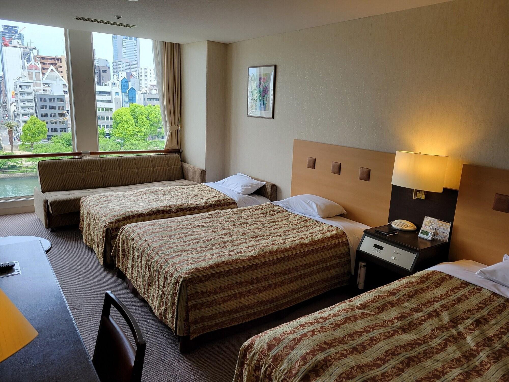 Hotel Osaka Castle Bagian luar foto